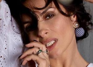 Надя Мейхер похвасталась пышными формами в узком наряде (фото)