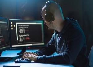 Вступил в силу закон, наделяющий ГБР и НАБУ правом на прослушивание