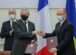 Новые электровозы и вода: детали соглашений Украины и Франции на 1,3 млрд евро