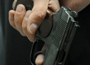 В Киеве мужчина с пистолетом чуть не убил водителя маршрутки