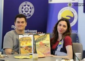 Психологи поліції Києва відновлюють поранених ветеранів за допомогою арт-терапії
