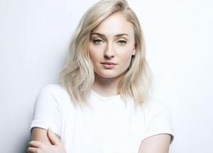 Софи Тернер забрала домой трон Старков из «Игры престолов»