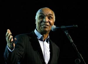 В Великобритании умер популярный музыкант и актер