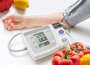 Медики назвали продукты, которые помогут снизить давление