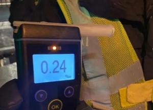 В Киеве пьяная девушка угнала автомобиль, чтобы посмотреть елку (фото)