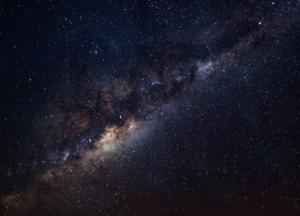 Быстрее скорости света: ученые зафиксировали аномальный поток веществ в соседней галактике