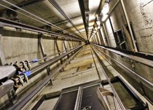 В Одессе оборвался лифт с людьми