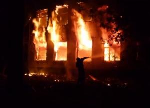 Знищено все: з'явилося відео пожежі складу із медпрепаратами шкірвендиспансеру у Миколаєві та фото новенької розбитої лікарні