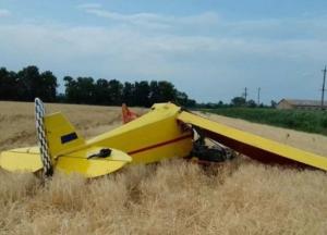 На Полтавщине упал самолет: есть погибший и раненый (фото)