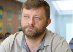 "Слуга народа" может объединиться с партиями "Голос" или "Сила и честь" 