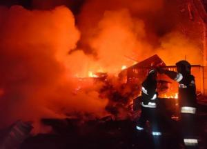 Огонь повсюду и погибшие: Россия обстреляла Харьков и область, возникло 16 масштабных пожаров (видео очевидцев)