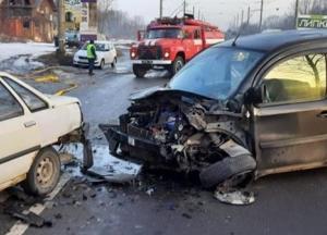 На Прикарпатье в ДТП попали шесть автомобилей (фото)