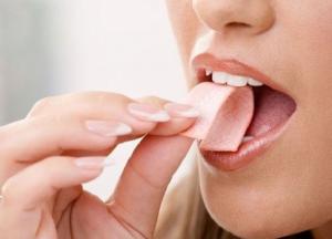 Диетолог рассказала о пользе жвачки для здоровья