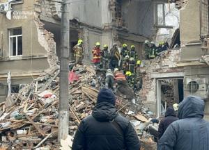В Одесі під завалами виявили вже двох загиблих, серед 35 поранених – вагітна жінка та діти (фото)