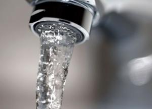 Медики предупредили об опасности употребления большого количества воды