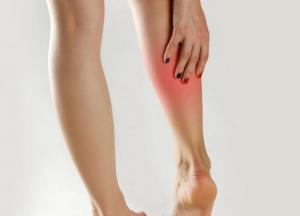 Врачи рассказали, как справиться с болью в ногах