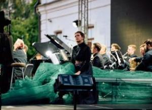 «Подорож до Великої Ріки»: Національна філармонія представила оперні сцени за творами Олега Лишеги