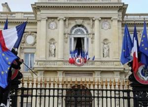 "В подходящее время": Франция ответила на требование Зеленского о встрече