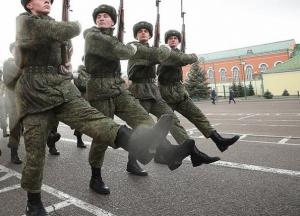 Появилась меткая фотожаба на подготовку к параду в России в разгар эпидемии