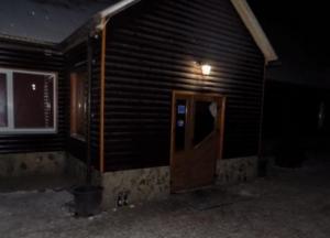 На Закарпатье мужчина облил иностранца бензином и поджег (фото)