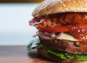 Человеческое мясо может спасти человечество: шведский ученый шокировал коллег