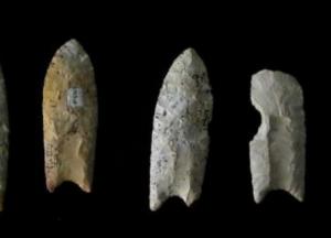 Ученые раскрыли тайну обработки огнем древних каменных орудий