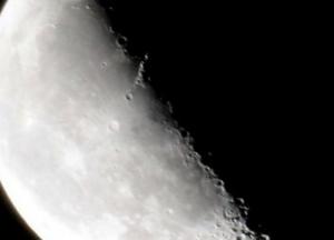 Китай запустит зонд на южный полюс Луны