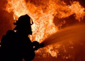 В Тернопольской области на складе перевернулся и горел грузовик