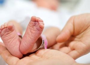 В Николаеве на остановке нашли новорожденного ребенка