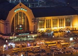 На киевском вокзале появятся эскалаторы с подсветкой