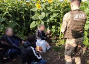 Из РФ в Украину пытались попасть "криминальный авторитет" из списка СНБО и "вор в законе" (фото)