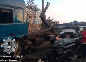 Под Киевом произошла смертельная авария с мусоровозом (фото)