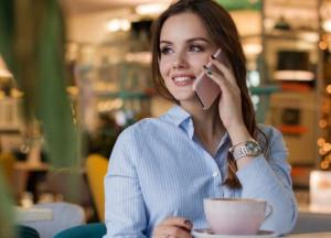 Медики сообщили об излучениях от смартфона и его связи с онкологией