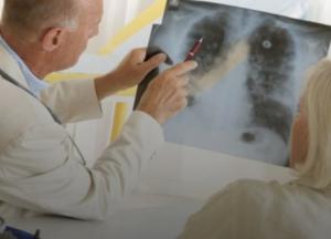 Медики рассказали, как уберечь себя от рака легких