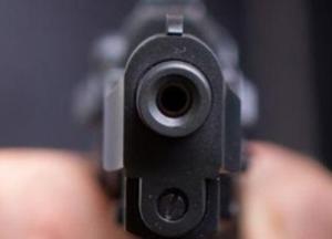 В Киеве мужчина накричал на женщину с коляской и застрелил ее собаку (фото)