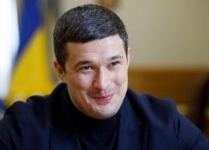 Украинцы смогут записаться в очередь на COVID-вакцинацию с марта