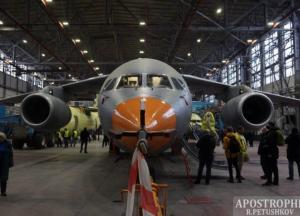"Антонов" представил военно-транспортный самолет нового поколения (фото)
