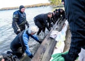 В США на дне озера нашли 1200-летнее каноэ (фото)