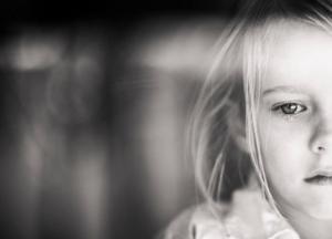 Перед смертью сильно били: появились данные о горе-матери ребенка из чемодана