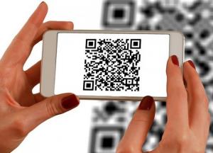 В Украине в кафе и ТРЦ хотят пускать только по QR-кодам: что это значит