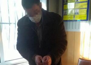 На Николаевщине мужчина угрожал полицейским ножом из-за замечания об отсутствии маски