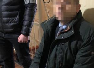 Руководителя винницкого медколледжа задержали за получение 50 тыс. грн взятки