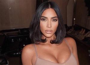 Ким Кардашьян показала пикантные фотографии в белье