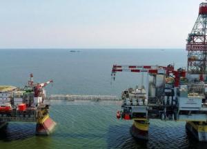 СБУ уразила третю нафтовидобувну платформу РФ у Каспійському морі (фото)