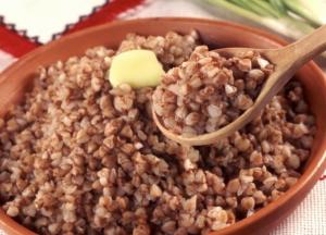 Медики рассказали, какие болезни лечит гречка