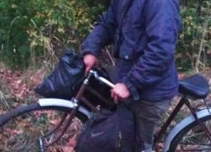 Возле границы с Беларусью мужчина на велосипеде перевозил около 20 кг маковой соломки