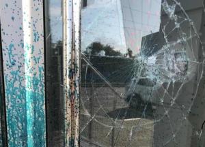 В Харькове неизвестные напали на общественную приемную Юрия Бойко 