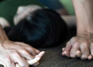 На Кировоградщине 34-летний мужчина изнасиловал 15-летнюю соседку