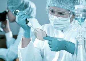 Ученые заявили о новой жизнеспособности COVID-19