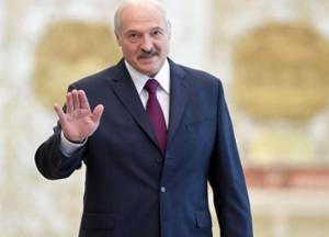 В голове - опилки: в сети яркой фотожабой высмеяли заявление Лукашенко про изучение языков